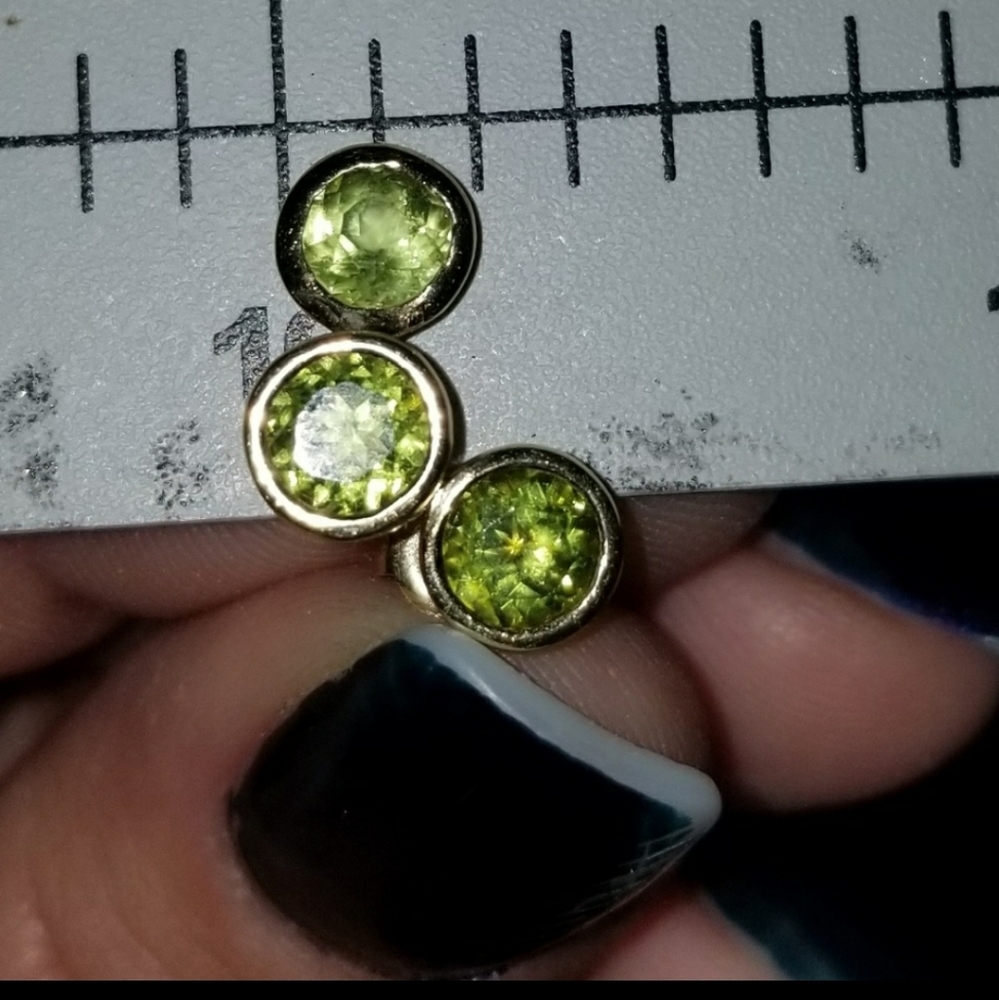 Earrings Solid 10k gold w/peridot